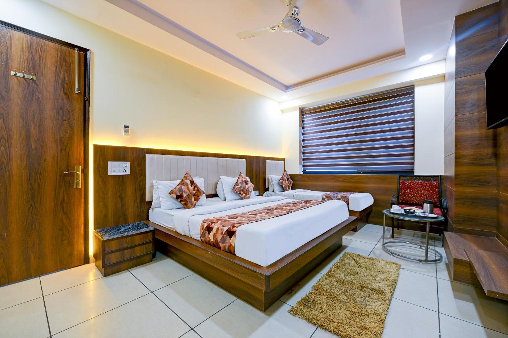 Hotel Le Grand - Walk-In From Rk Ashram Metro Station New Delhi Eksteriør billede