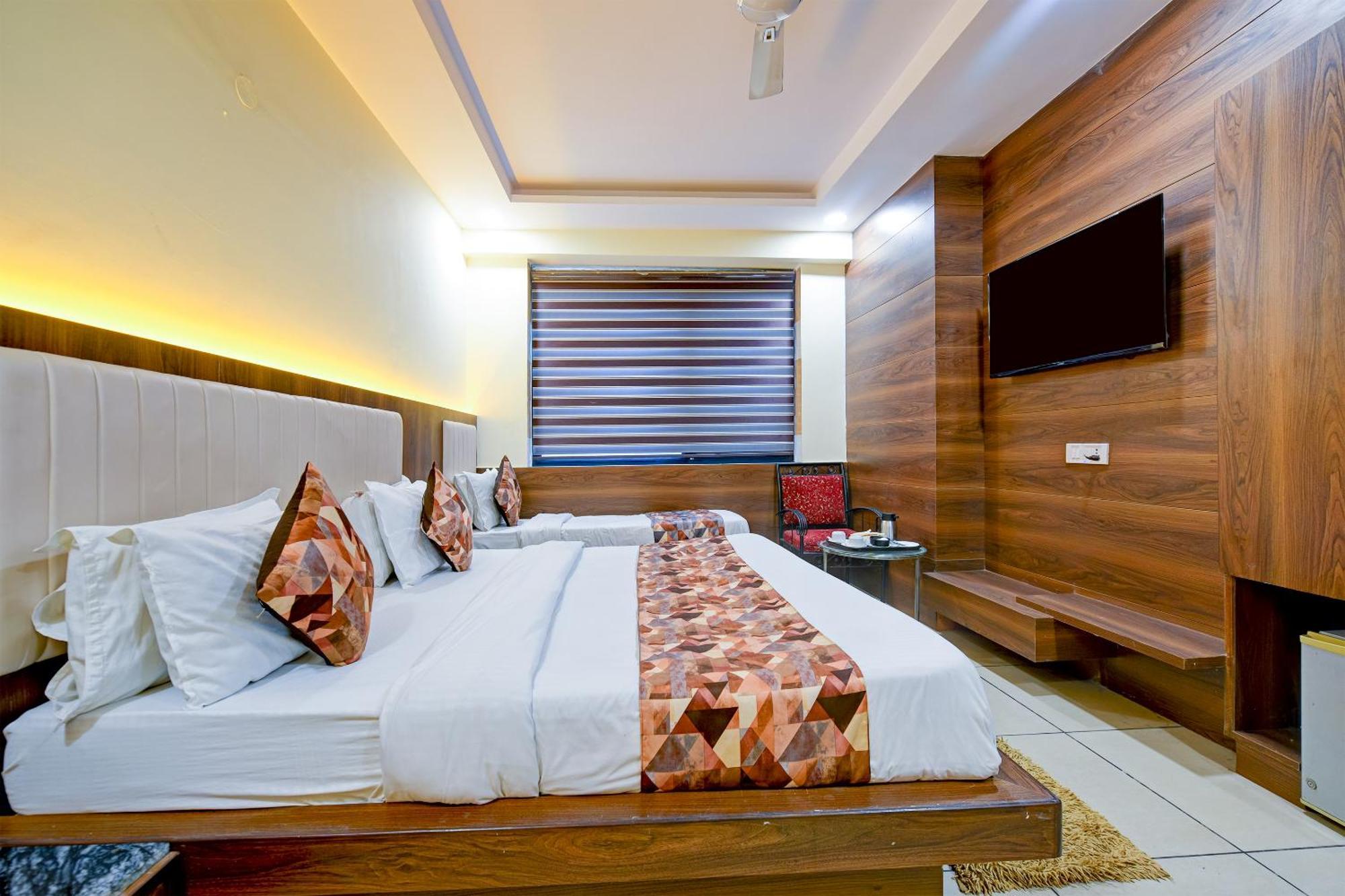 Hotel Le Grand - Walk-In From Rk Ashram Metro Station New Delhi Eksteriør billede